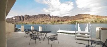 Gorgeous Hacienda on the River! Private dock!