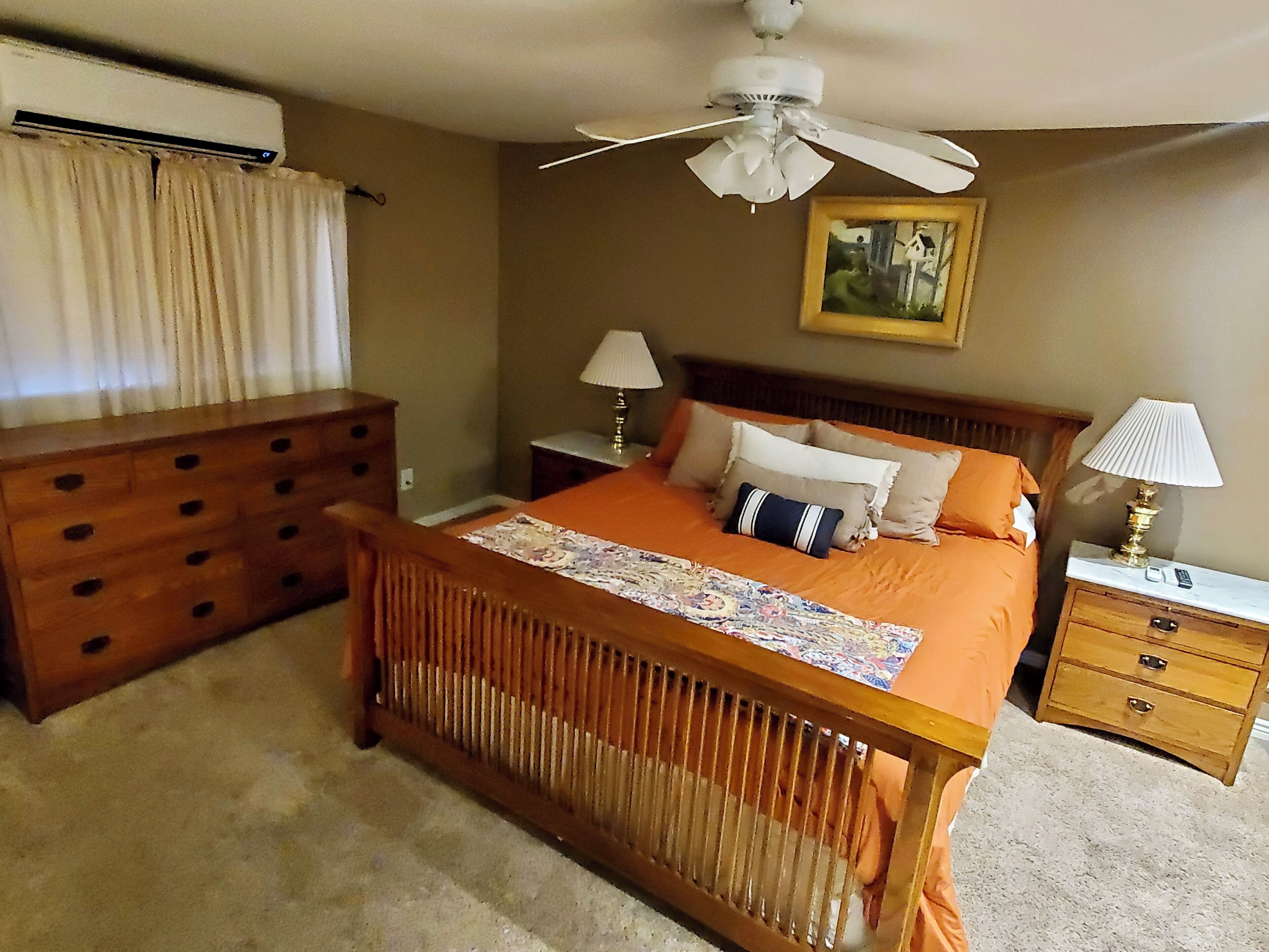 5 bedrooms, WiFi, bed sheets, wheelchair access