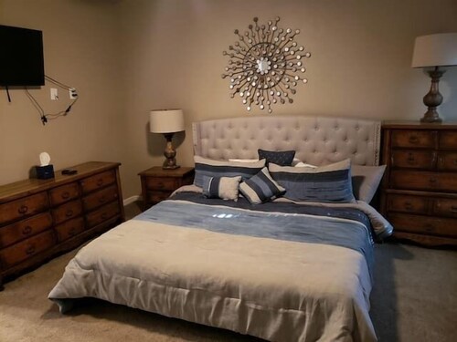 Welcome to Sand Trap! Covered boat or RV parking!