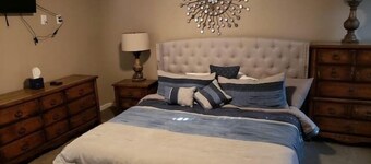 Welcome to Sand Trap! Covered boat or RV parking!