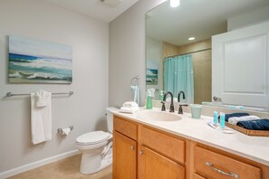 Hair dryer, towels - Condo w/ Views & Resort Amenities in Cape Harbour! (Cape Coral)