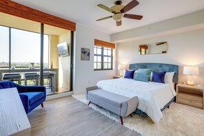 3 bedrooms, desk, iron/ironing board, WiFi - Condo w/ Views & Resort Amenities in Cape Harbour! (Cape Coral)