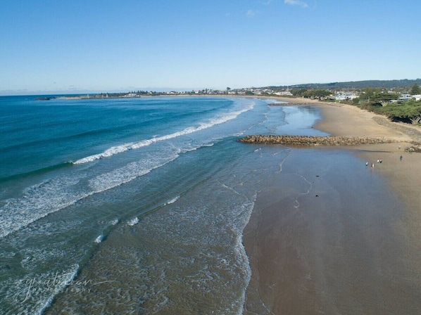 Una spiaggia nelle vicinanze