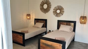 Free WiFi, bed sheets