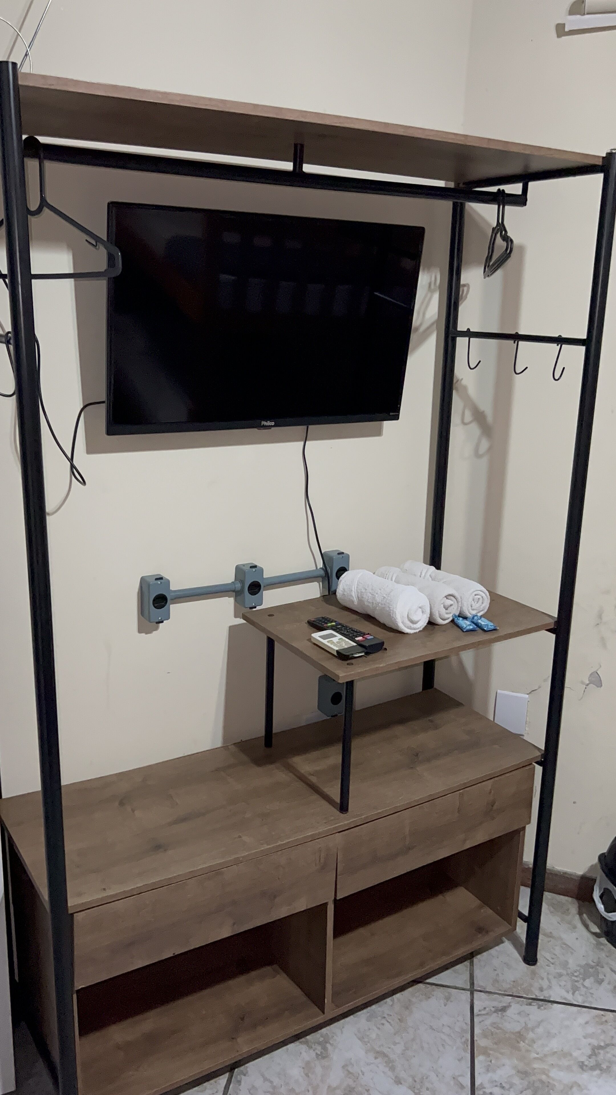 Photo - Esquina 8 Suítes Confort & Hostel