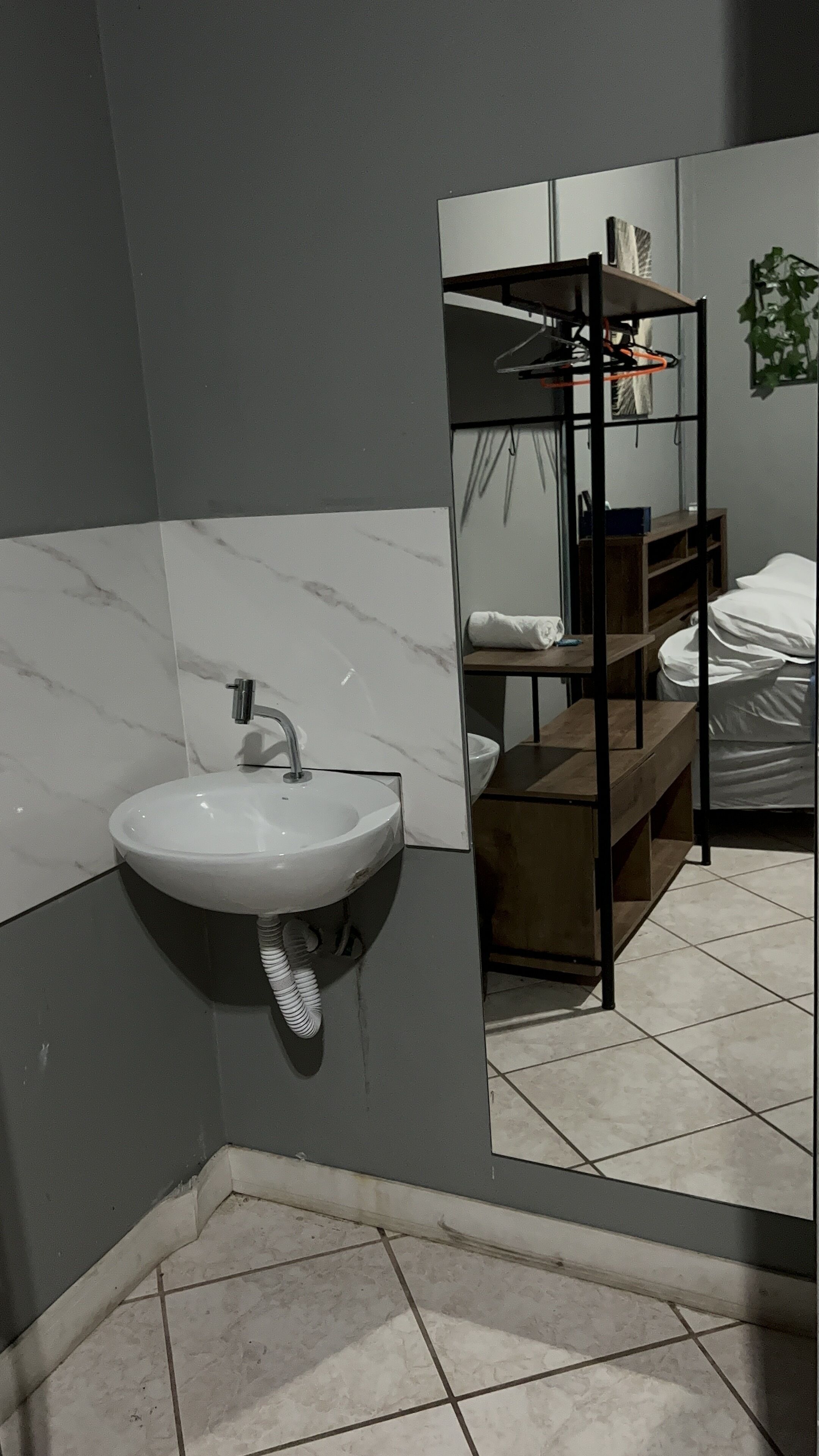 Photo - Esquina 8 Suítes Confort & Hostel