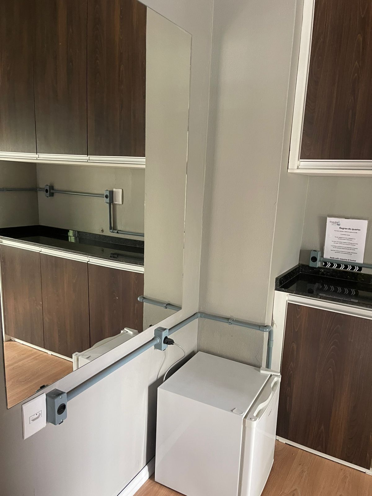 Photo - Esquina 8 Suítes Confort & Hostel