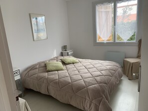 3 chambres, accès au Wi-Fi (inclus), literie fournie