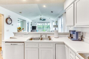 Fridge, microwave, stovetop, dishwasher - Myrtle Beach Waterfront Condo: 5 Mi to Boardwalk! (Myrtle Beach)