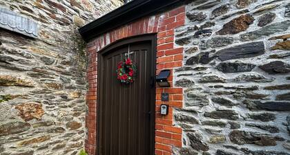 Lakeviews/quietness/parking/longstays/4guests