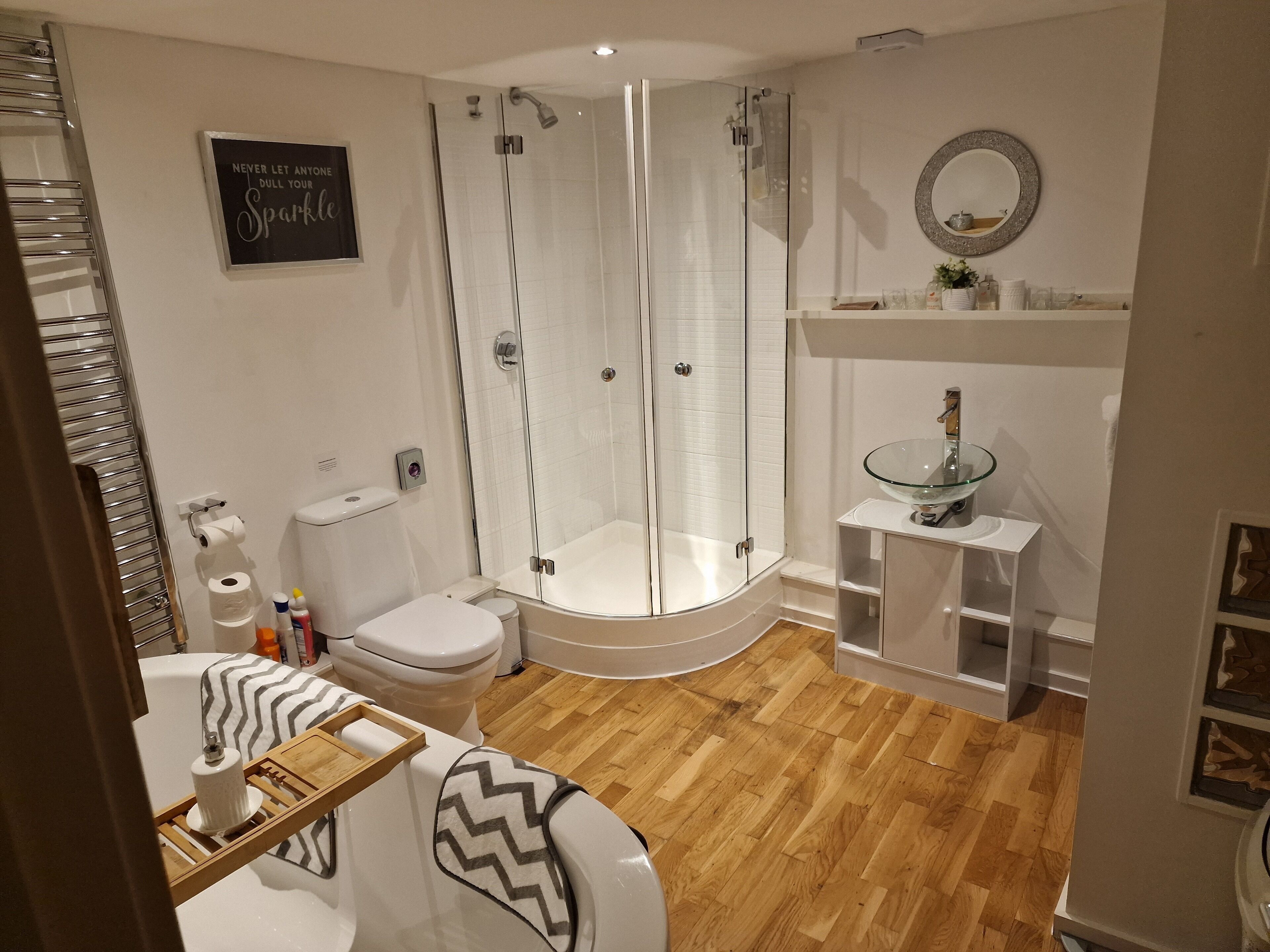 House | Bathroom | Separate tub and shower, deep soaking tub, hair dryer, towels
