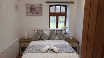 House | 2 bedrooms, soundproofing, iron/ironing board, free WiFi