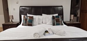 House - Naval Base/quietness/parking/longstays/6guests (Plymouth)