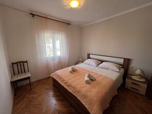 1 soverom, strykejern/-brett, wi-fi og sengetøy