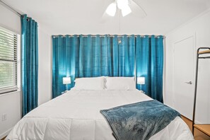 5 bedrooms, desk, travel crib, free WiFi