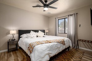 2 Schlafzimmer, Schreibtisch, Bügeleisen/Bügelbrett, WLAN