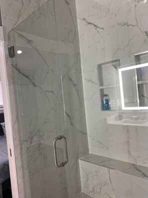 Interior - 2027 Cozy Tucked Away Gem Near Airport - Pet Friendly (East Point)