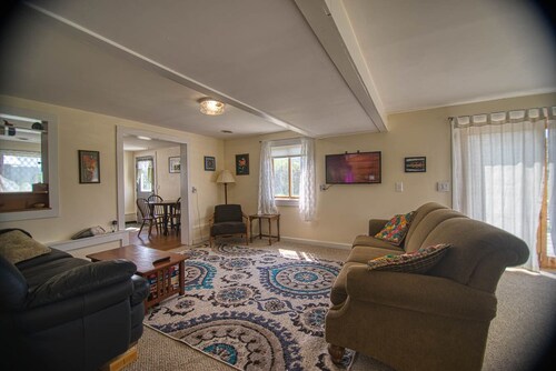 Cozy renovated barn apartment on first floor