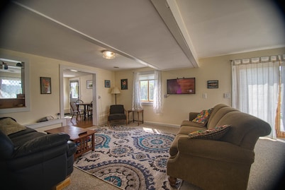 Cozy renovated barn apartment on first floor