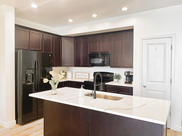 Fridge, microwave, oven, stovetop