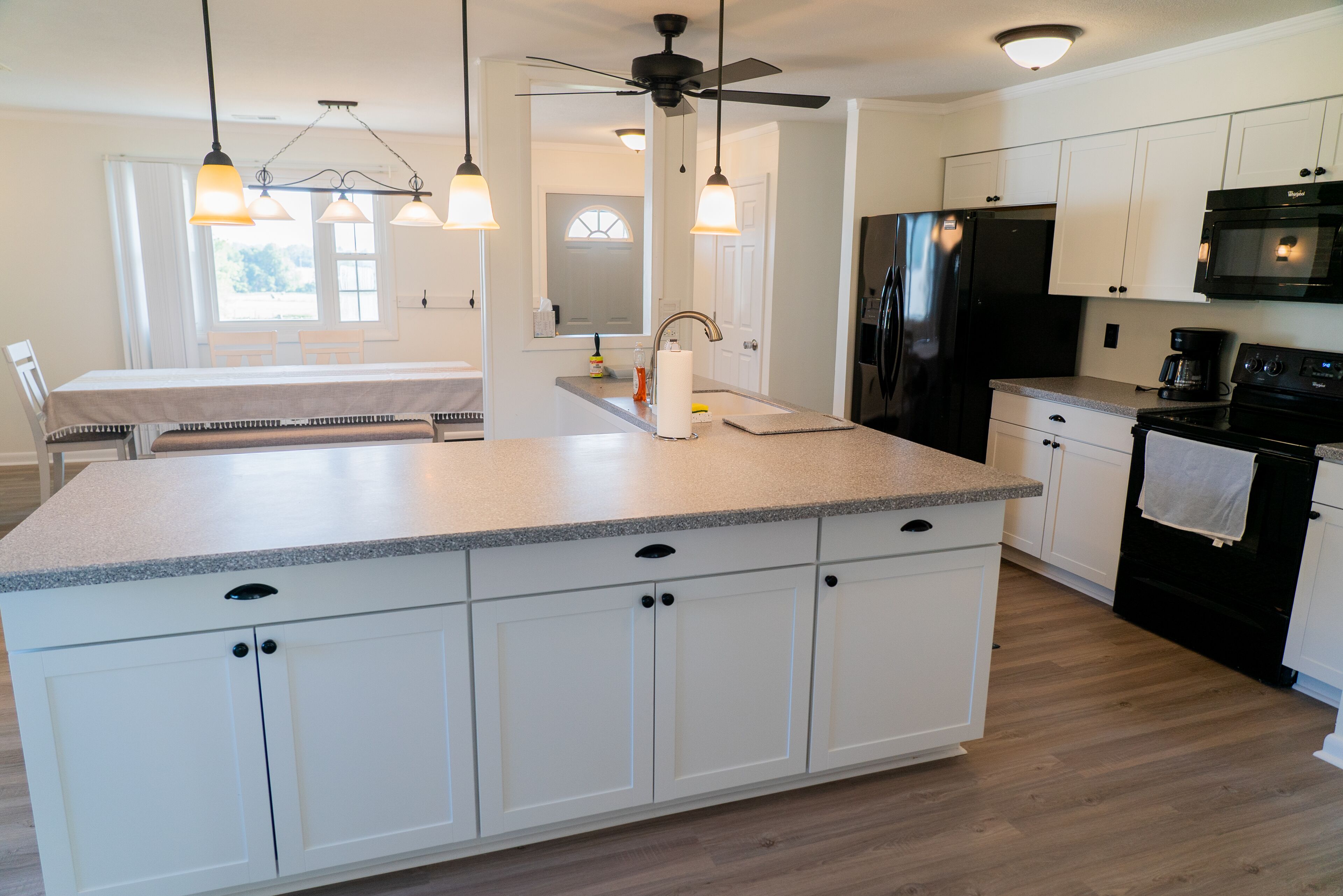 雪櫃、微波爐、焗爐、爐具