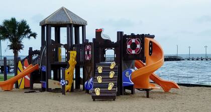 Coastal Luxury Bay View House 1 Bedroom and Steam shower