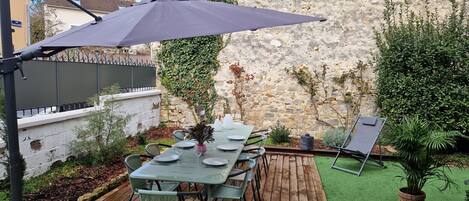 屋外ダイニングエリア