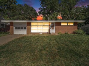 Exterior - Welcome to Lincoln 3912 (Lincoln)