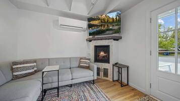 Smart TV, lareira, escritórios