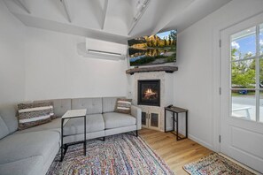 TV connectée, cheminée