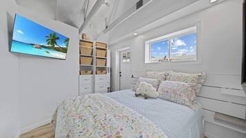 1 bedroom, desk, iron/ironing board, WiFi (free)