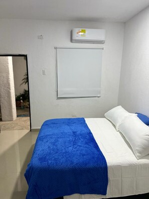 1 quarto, Wi-Fi de cortesia, roupa de cama