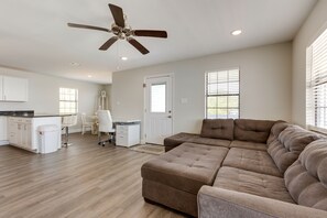 TV - Waterfront Alabama Vacation Rental w/ Deck (Coden)