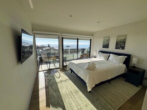 3 makuuhuonetta, työpöytä, silitysrauta/-lauta, ilmainen Wi-Fi