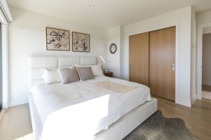 3 Schlafzimmer, Schreibtisch, Bügeleisen/Bügelbrett, kostenloses WLAN