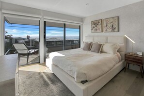 3 bedrooms, desk, iron/ironing board, free WiFi - Coastal Paradise - Newly Listed Ocean Front Home (Aptos)