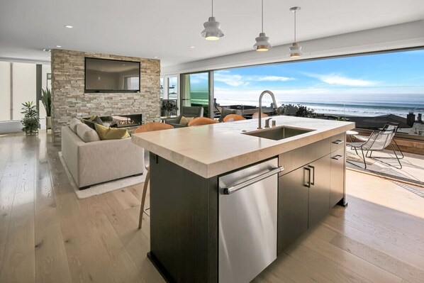 Interior - Coastal Paradise - Newly Listed Ocean Front Home (Aptos)