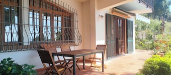 Summer house with unforgettable views of the Gulf of Poets