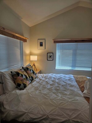 1 bedroom, travel crib, free WiFi, bed sheets
