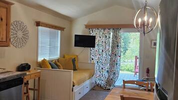 Smart TV, stereo, offices