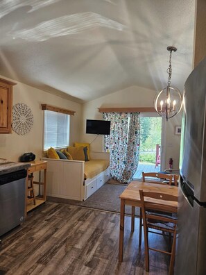 Smart TV, stereo, offices