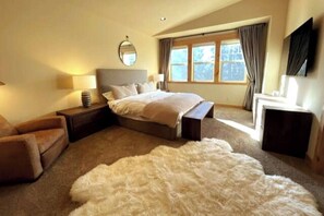 4 soverom, skrivebord, strykejern/-brett og wi-fi (inkludert)