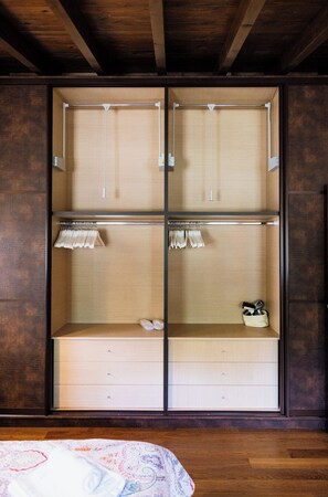 3 chambres, fer et planche à repasser, Wi-Fi gratuit, draps fournis
