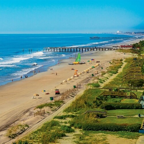 Snow Bird opening! Central Myrtle, 2BR Condo on Golf Course!