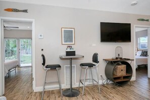2 chambres, fer et planche à repasser, lit parapluie, Wi-Fi gratuit