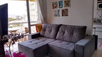 Apartment | Ruang tamu | 42 inci sebuah televisyen pintar dengan digital, TV, Netflix