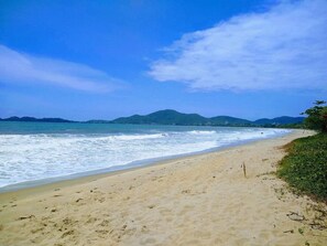 Premium Apartment, Pool Access, Sea View | Beach | On the beach, white sand - Nautilus Paraíso Tropical - Vista ao Mar (Penha)