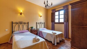 5 quartos, ferros/tábuas de passar roupa, berço de viagem, Wi-Fi