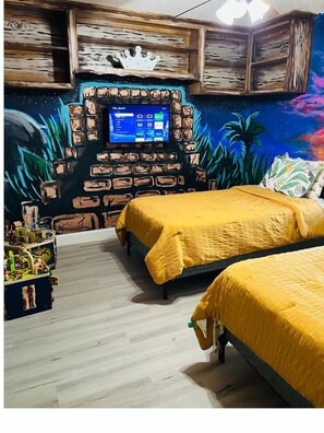 Room - Safari Home King beds Big Pool (Deltona)