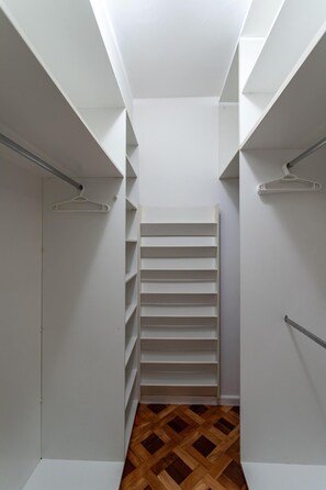 Apartment | 2 bedrooms - 5 Minutes From Leblon Beach Ap102 (Rio de Janeiro)